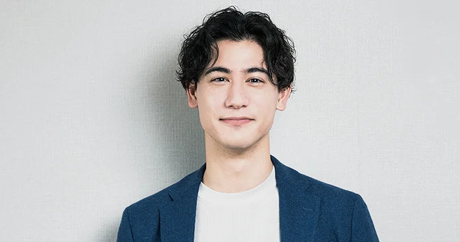 国山 ハセン 氏